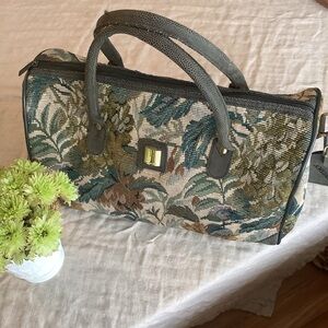 Vintage Jordache Tapestry Marry Poppins Carpetbag Overnight Travel Bag
